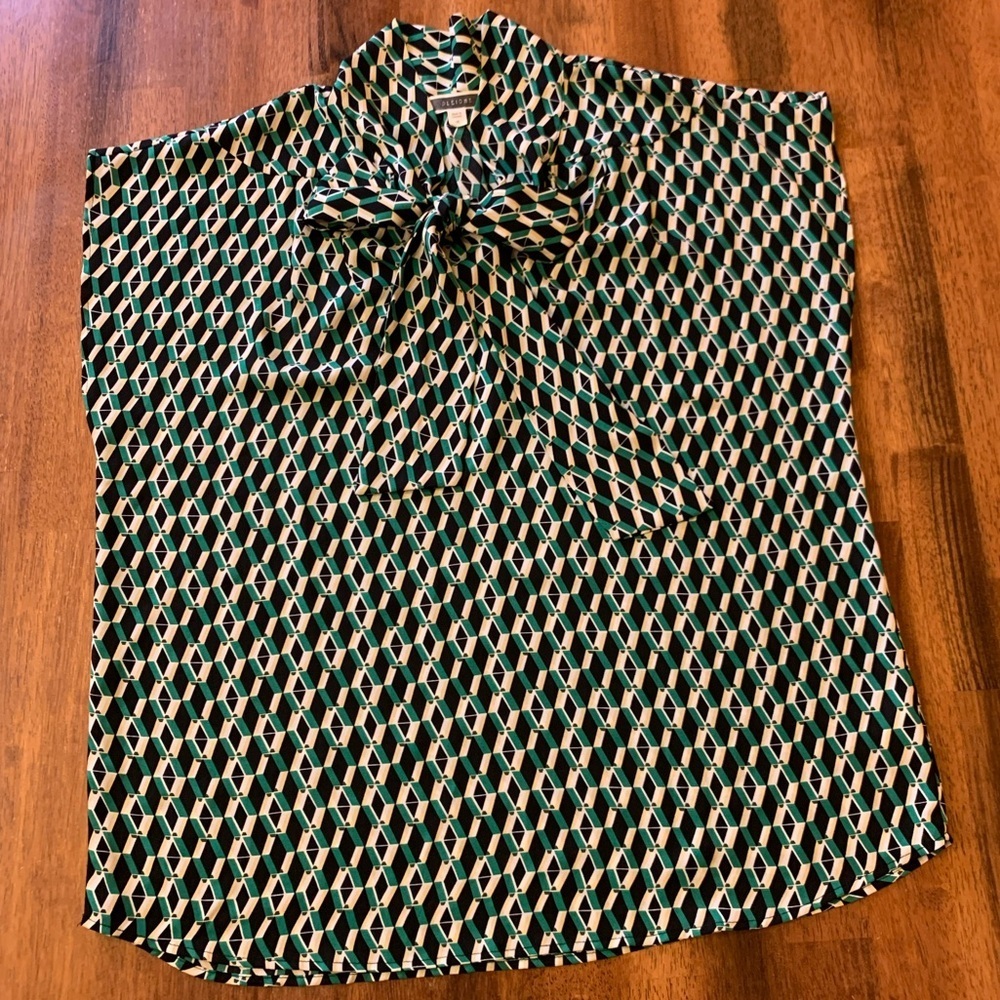 Pleione Anthropologie blouse size medium black white green tan geometric…